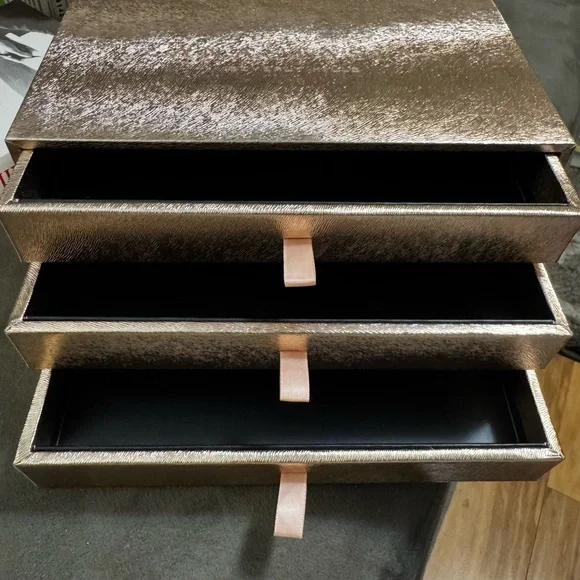 Anastasia Shimmering Gold Palette - Picture 5 of 8